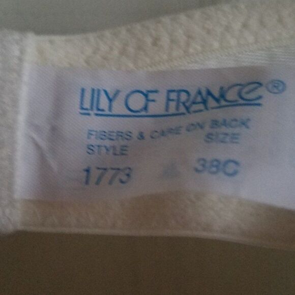 Lily of France Bone Pad Bra Size 38 C with Underwire NWT - Picture 5 of 6